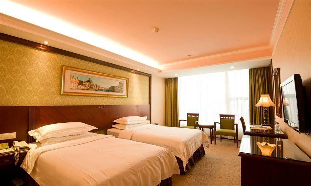 Vienna International Hotel Taicang Nanyang Plaza Exterior photo